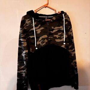 AMPERSAND AVE Camouflage Hoodie